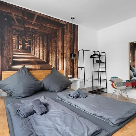 아파트 3, Direkt Am Bahnhof 아헨